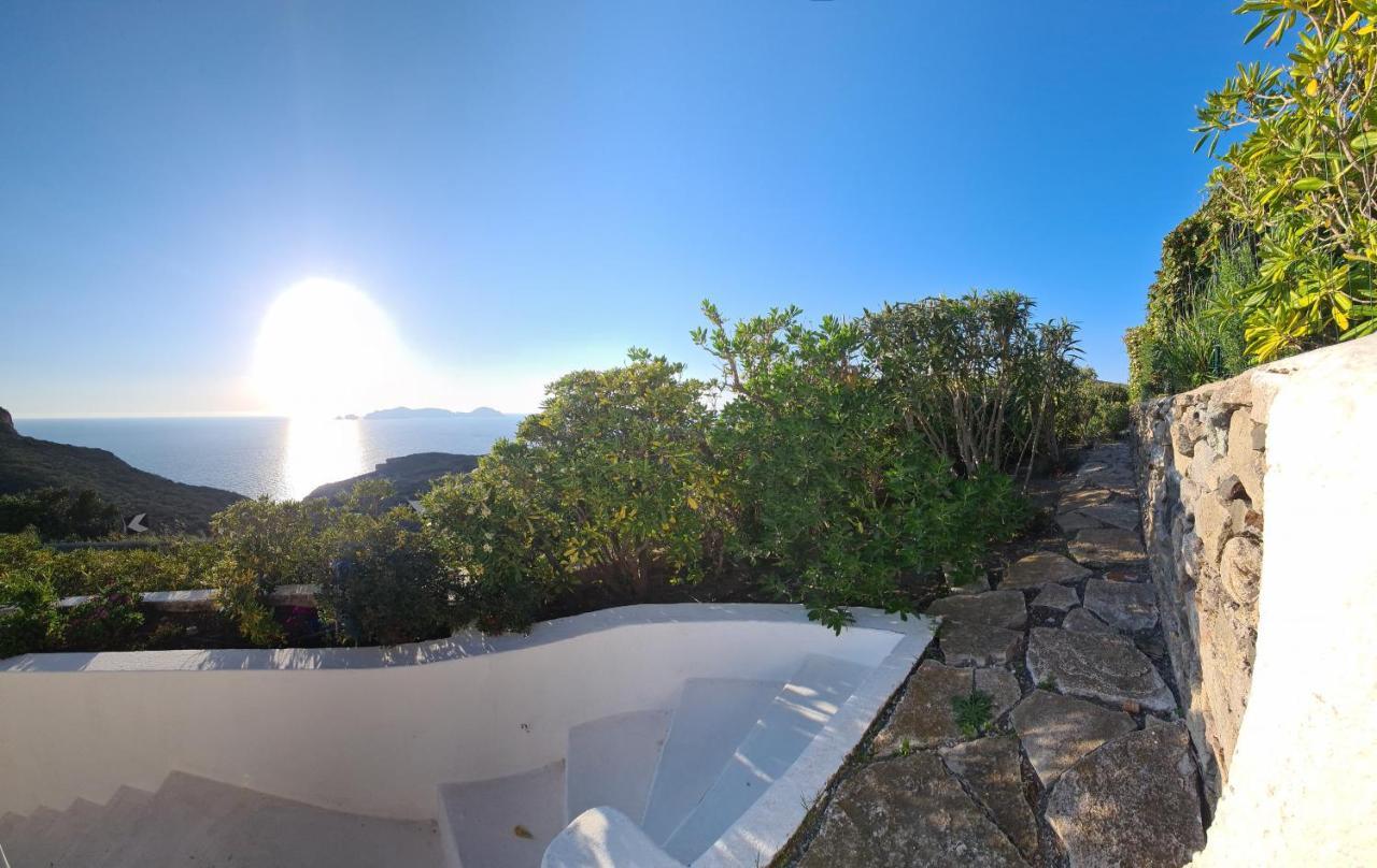 Guest House Villa Il Gabbiano Ponza Exterior foto