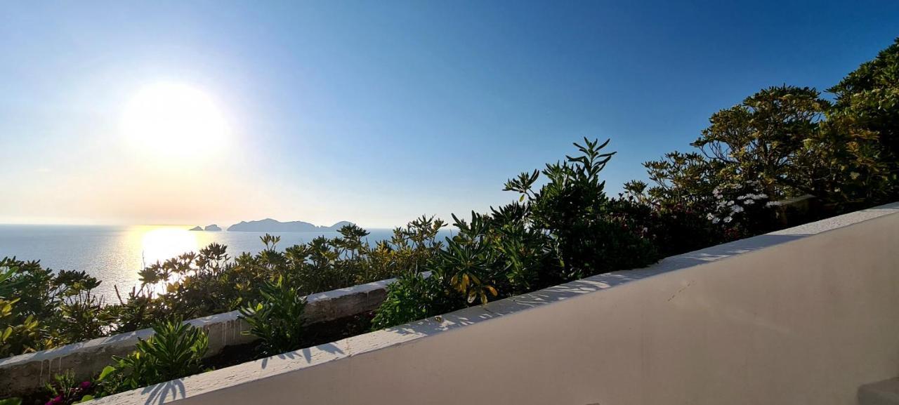 Guest House Villa Il Gabbiano Ponza Exterior foto