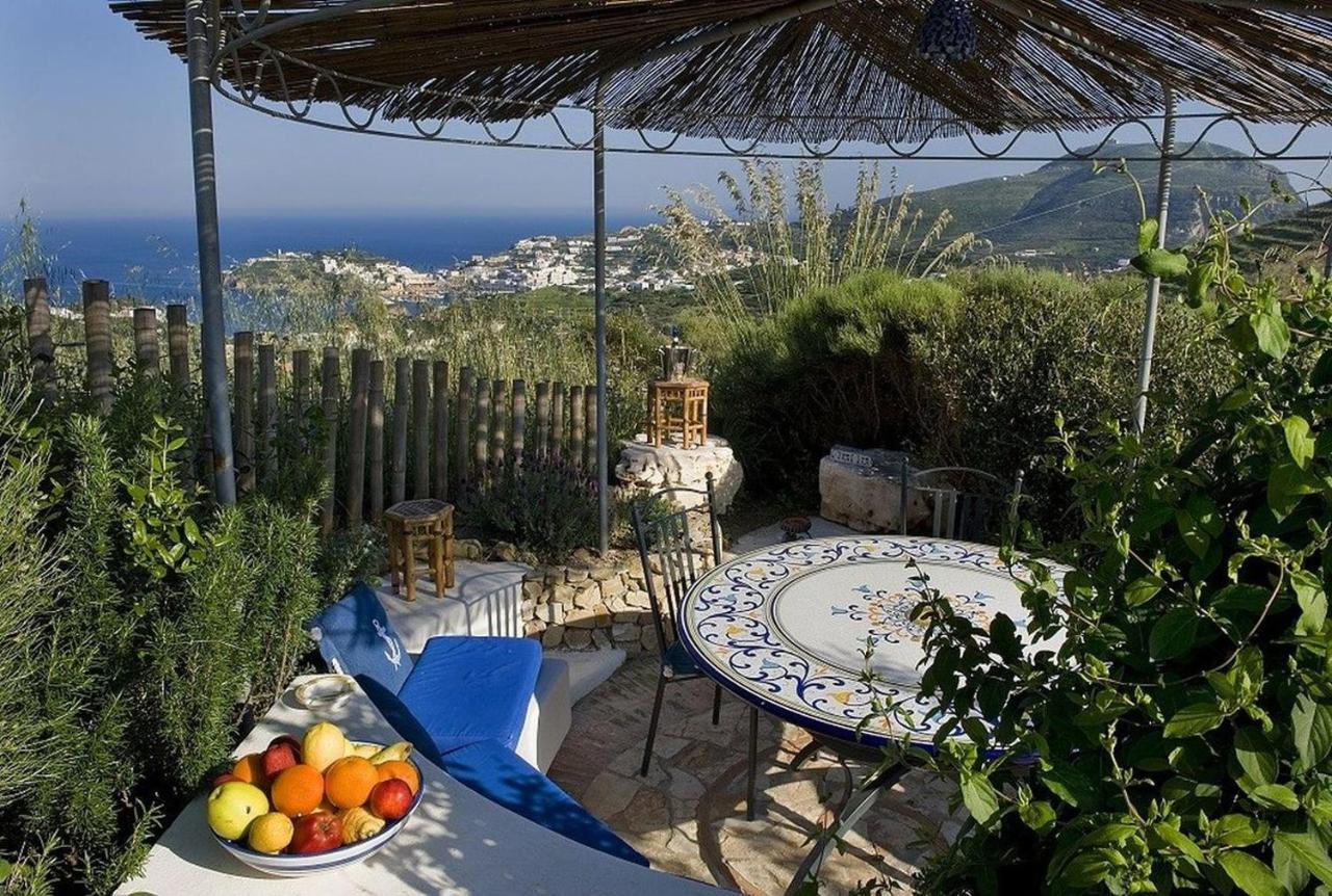 Guest House Villa Il Gabbiano Ponza Exterior foto